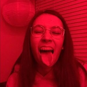 Meet your Posher, Olivia